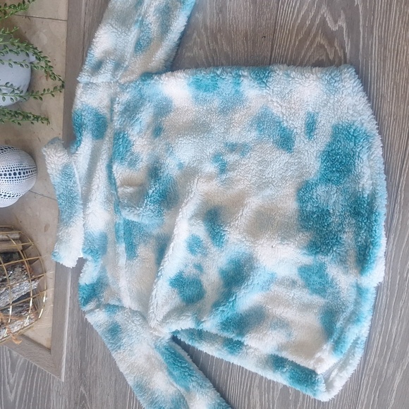 Fuzzy Button Up - Picture 7 of 10